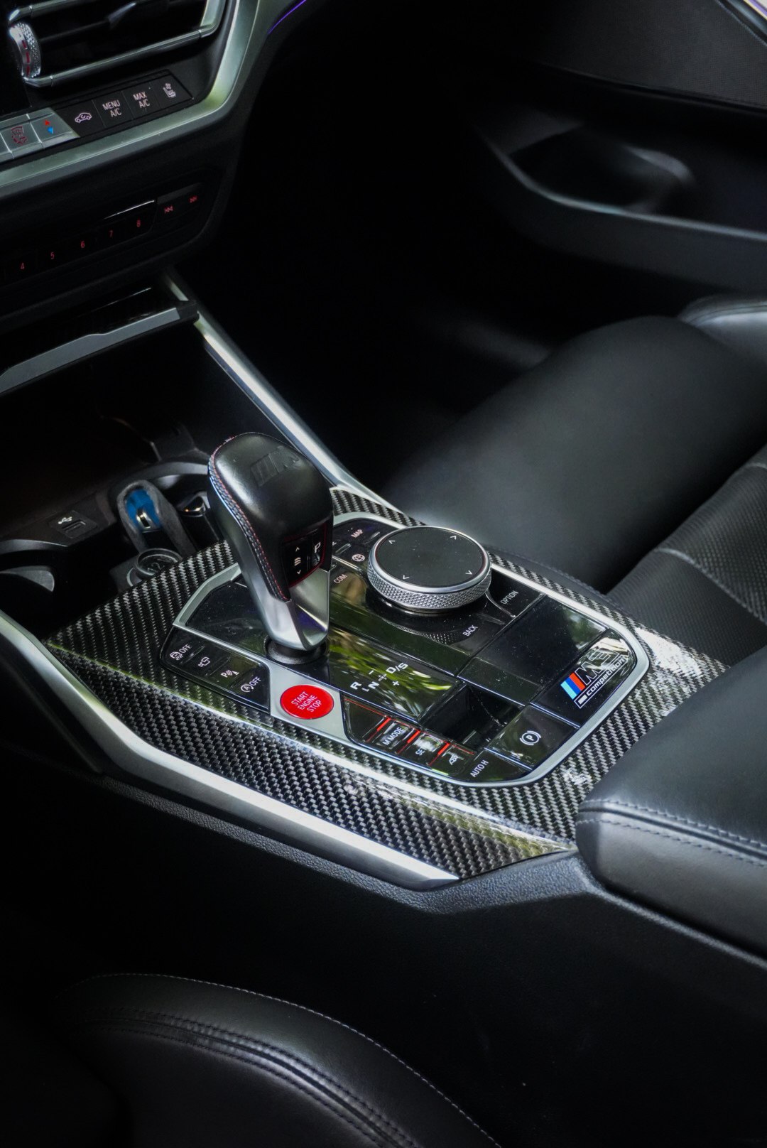 BMW M3 G80 — intérieur carbon
